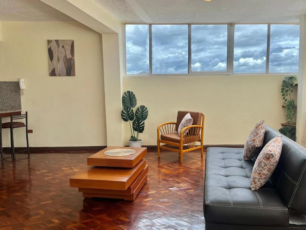 Suite Con Excelente Ubicacion Cuenca Apartamento