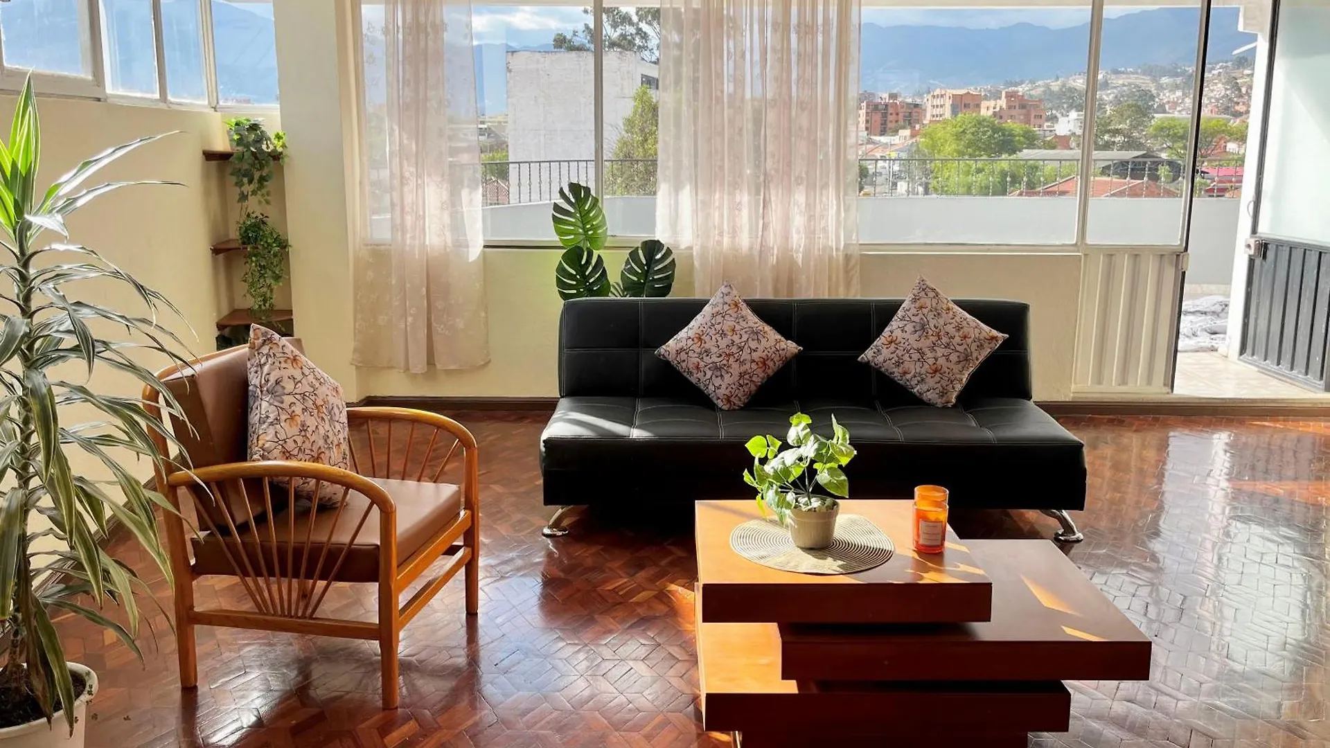 Suite Con Excelente Ubicacion Cuenca